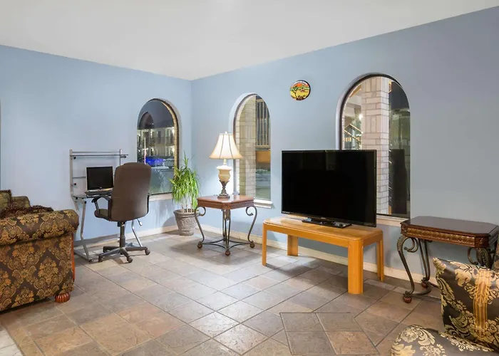 Days Inn Windcrest By Wyndham San Antonio